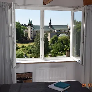 https://yellow-peaked-shoe-apartment.krakowhotelspoland.com